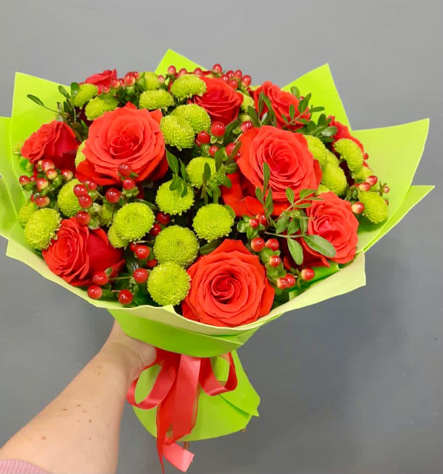 Букет цветов из: Хризантемы и Розы в Нижнеудинске