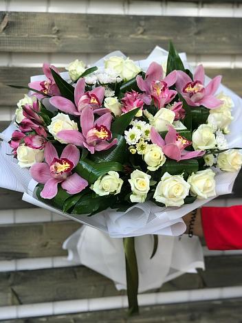 Букет цветов из: Розы и Хризантемы в Нижнеудинске