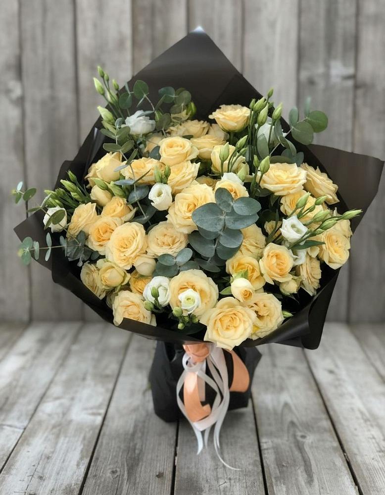 Букет цветов из: Розы и Лизиантусы в Нижнеудинске