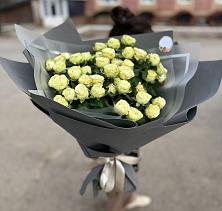 Букет Белые кустовые розы Солинеро в Нижнеудинске