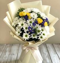 Букет цветов из:  Ирисы, Хризантемы и Розы в Нижнеудинске