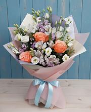 Букет цветов из:  Лизиантусы, Розы, Альстромерии и Гипсофила в Нижнеудинске