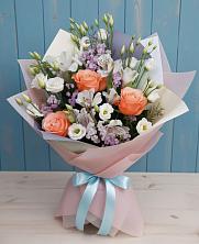 Букет цветов из:  Лизиантусы, Розы, Альстромерии и Гипсофила в Нижнеудинске