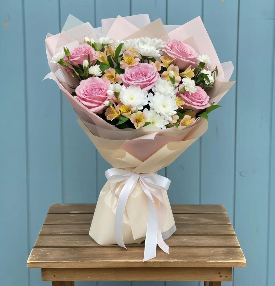 Букет цветов из: Гвоздики, Орхидеи и Розы в Нижнеудинске