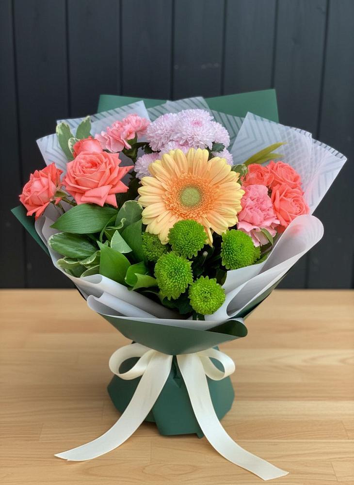 Букет цветов из: Гвоздики, Розы, Герберы и Хризантемы в Нижнеудинске